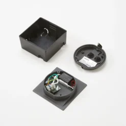 Lucande LED-Wandeinbauleuchte Loya, 11,5x11,5 cm, grau, IP54