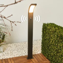 Lucande LED-Wegeleuchte Juvia, 100 cm, Bewegungsmelder, IP54