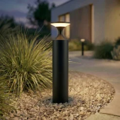 Lucande LED-Wegeleuchte Navor, Höhe 50 cm, schwarz, IP65