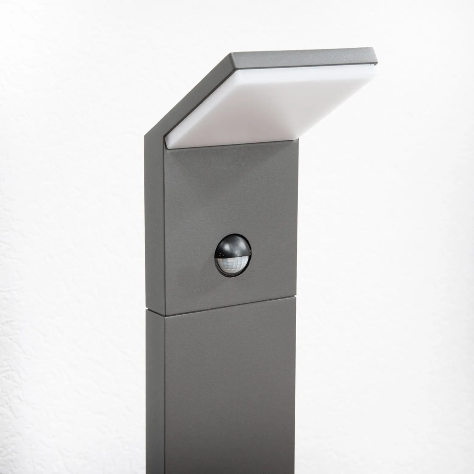 Lucande LED-Wegeleuchte Nevio, Sensor, 100cm, anthrazit