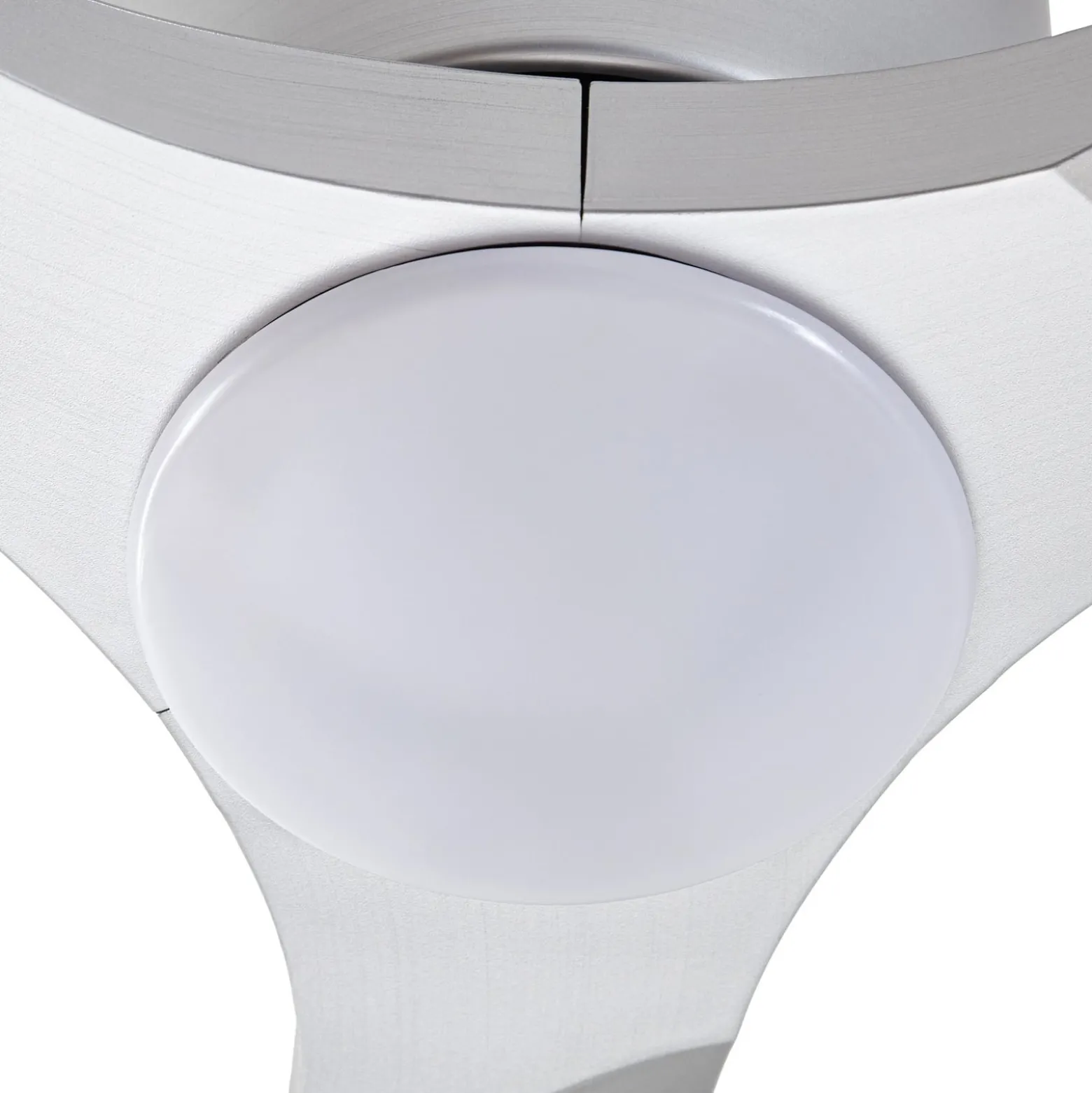 Lucande Smart LED-Deckenventilator Moneno, silber, DC, Tuya
