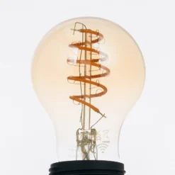 LUUMR Smart LED-Leuchtmittel A60 E27 amber 4,9W Tuya WLAN
