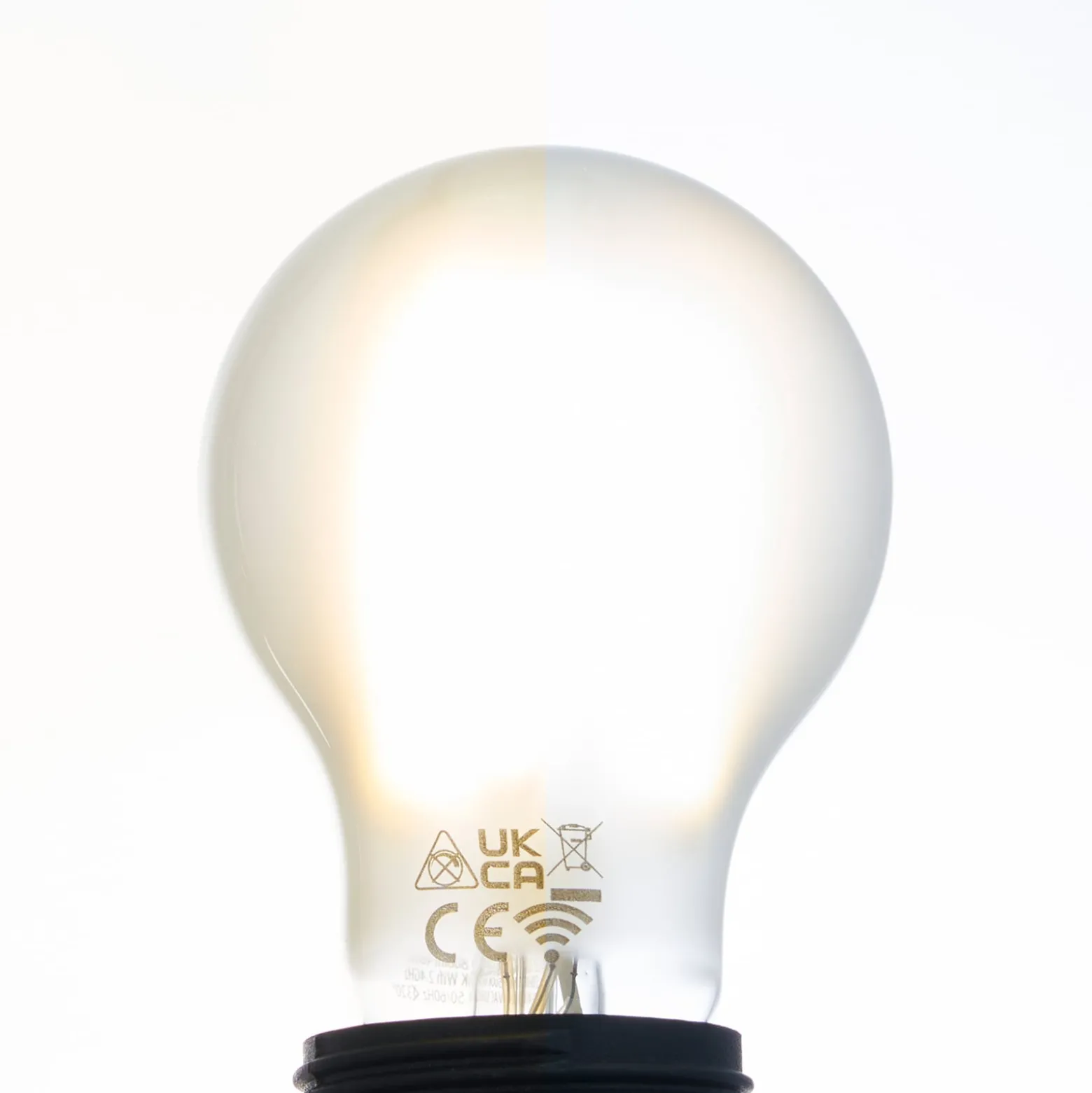 LUUMR Smart LED-Leuchtmittel matt E27 A60 7W Tuya WLAN CCT