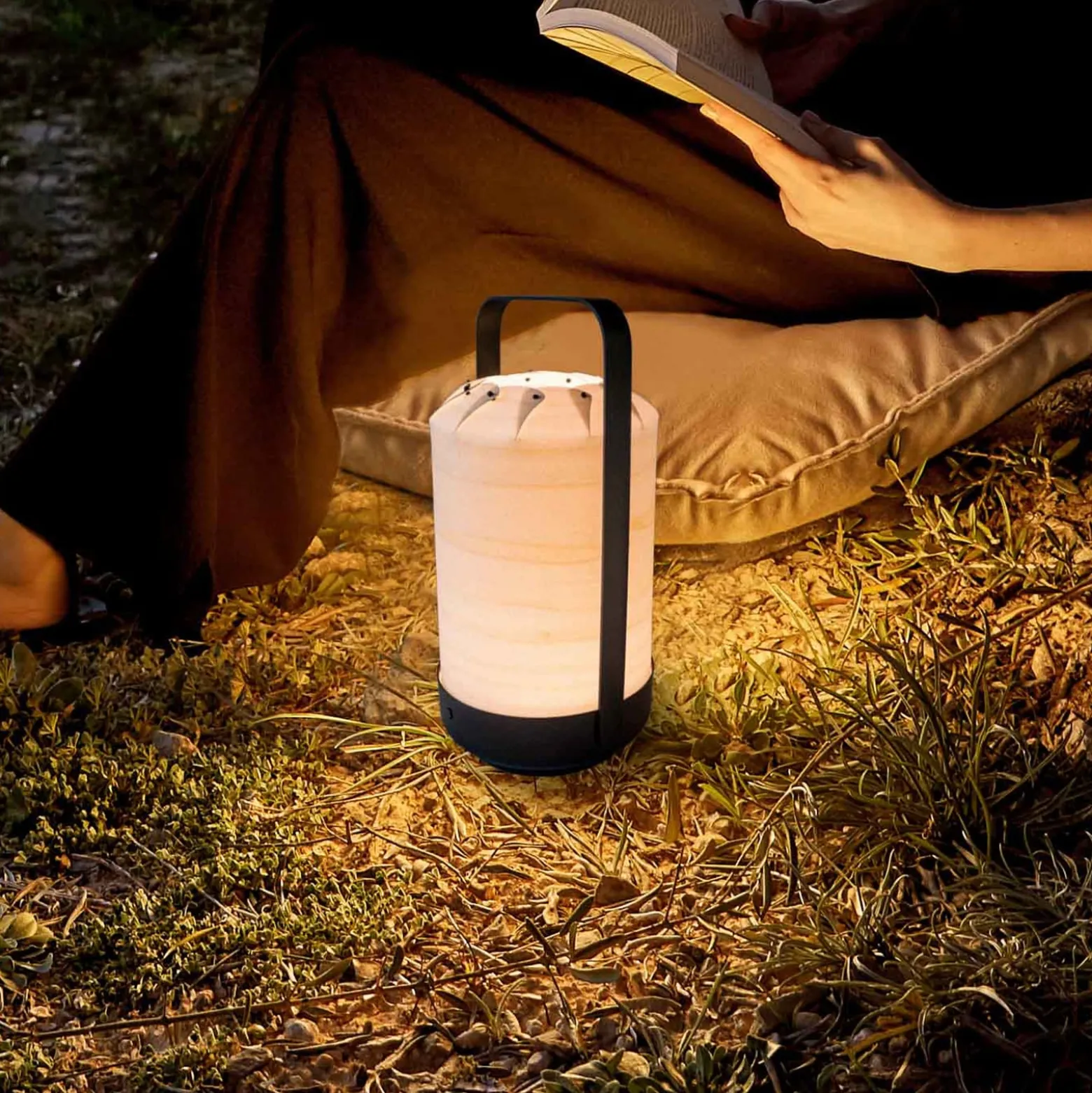 LZF Mini Chou LED-Tischleuchte Akku, elfenbein
