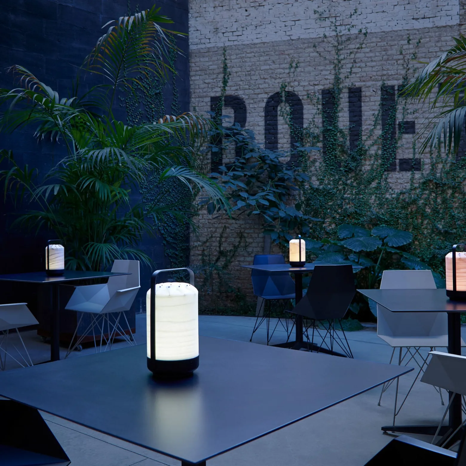 LZF Mini Chou LED-Tischleuchte Akku, elfenbein