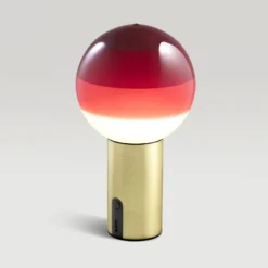 MARSET Akku-Tischlampe Dipping Light, rot/messing, dimmbar
