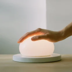 MARSET Bolita LED-Tischlampe, dimmbar weiß
