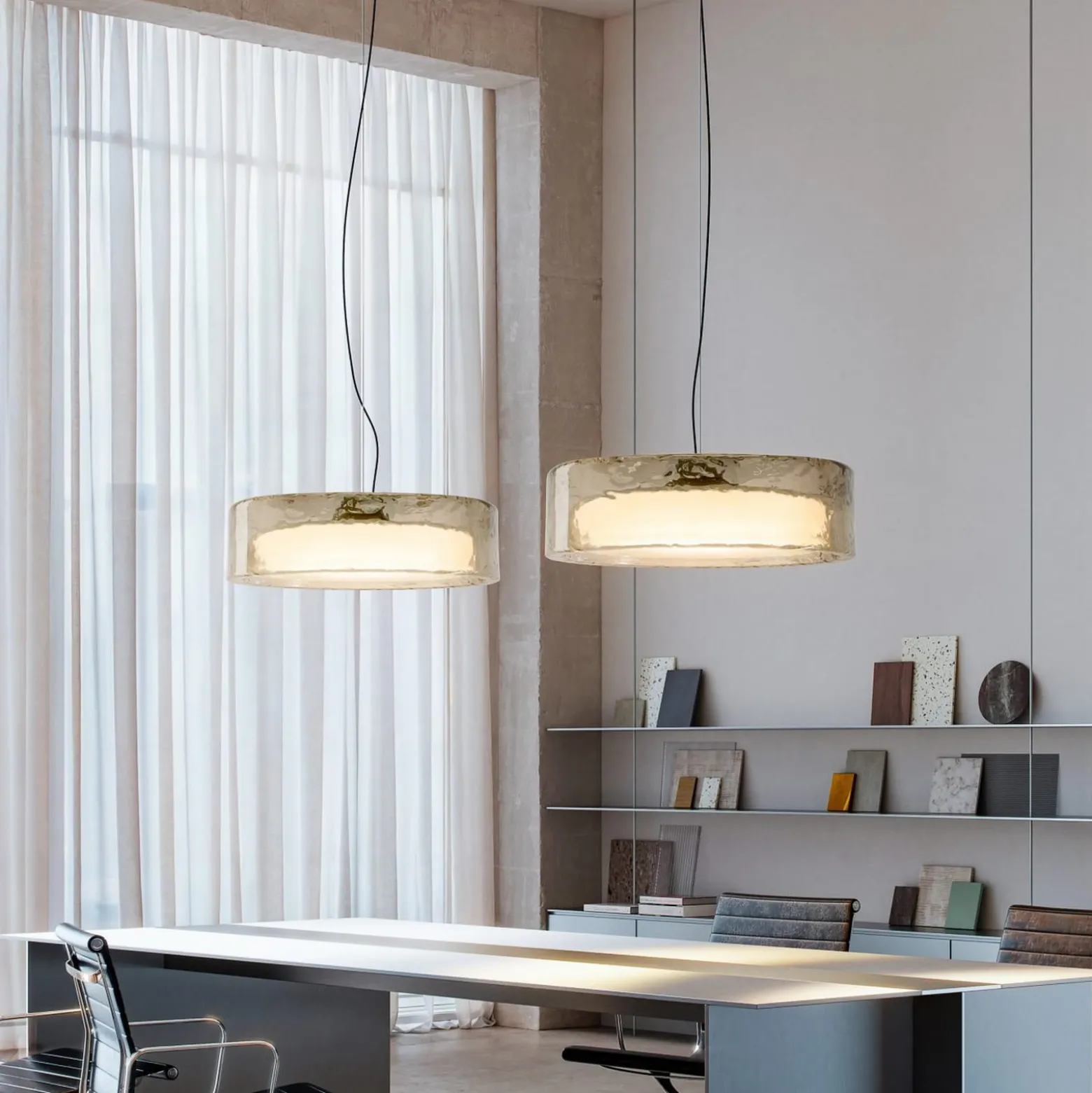 MARSET LED-Hängelampe Ringo, Ø 70 cm, rauchgrau, Kunststoff
