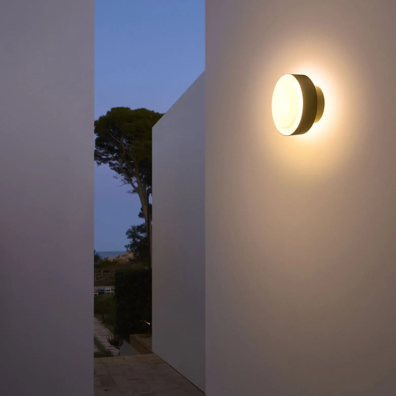 MARSET Plaff-on! LED-Außenwandleuchte, IP65, Ø16cm