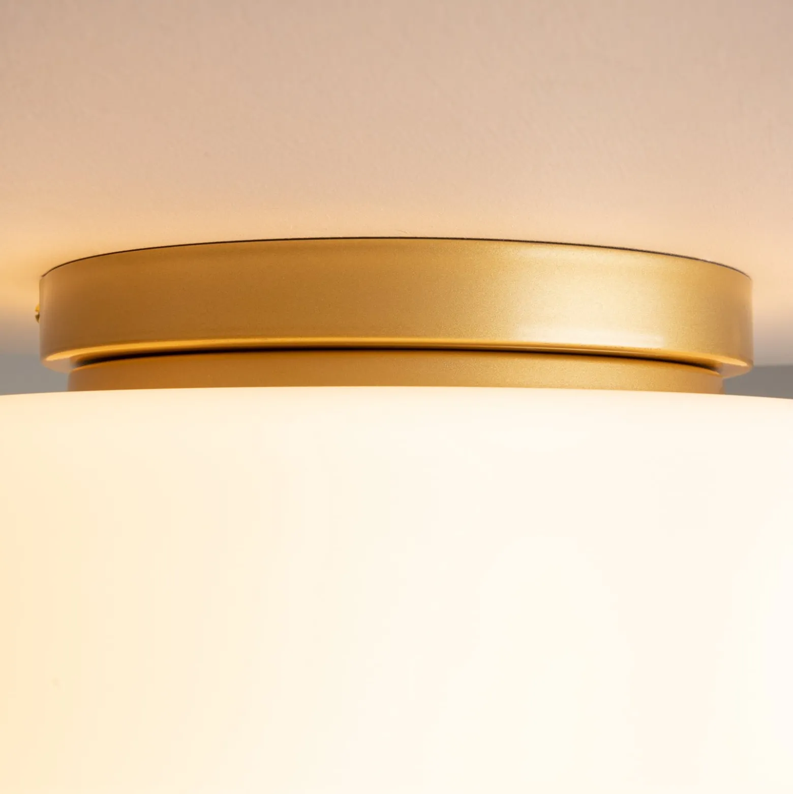 Maytoni Deckenleuchte Glassy, weiß / gold, Ø 31,5 cm, Glas
