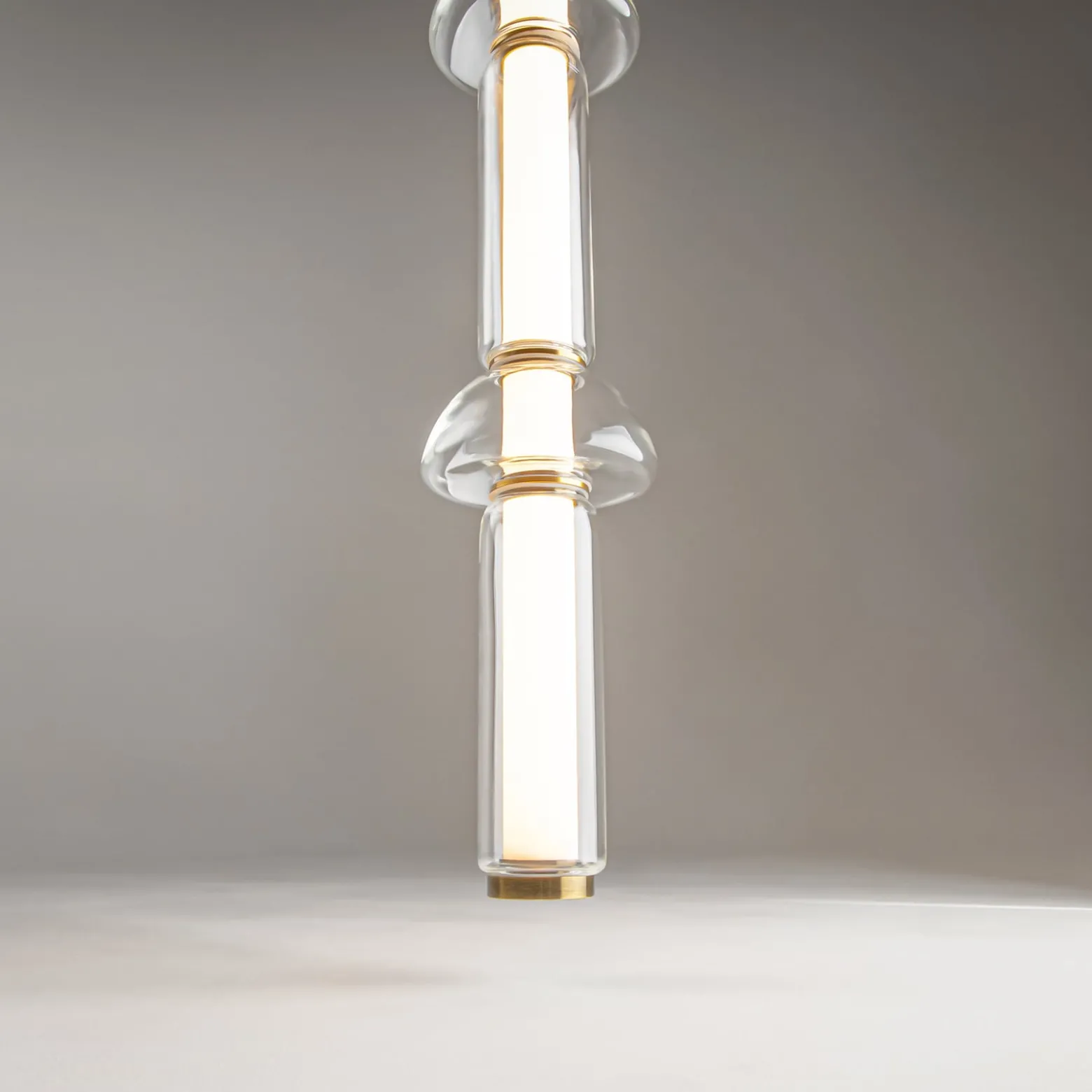 Maytoni LED-Hängeleuchte Cosmo, messing, Länge 98 cm, Glas