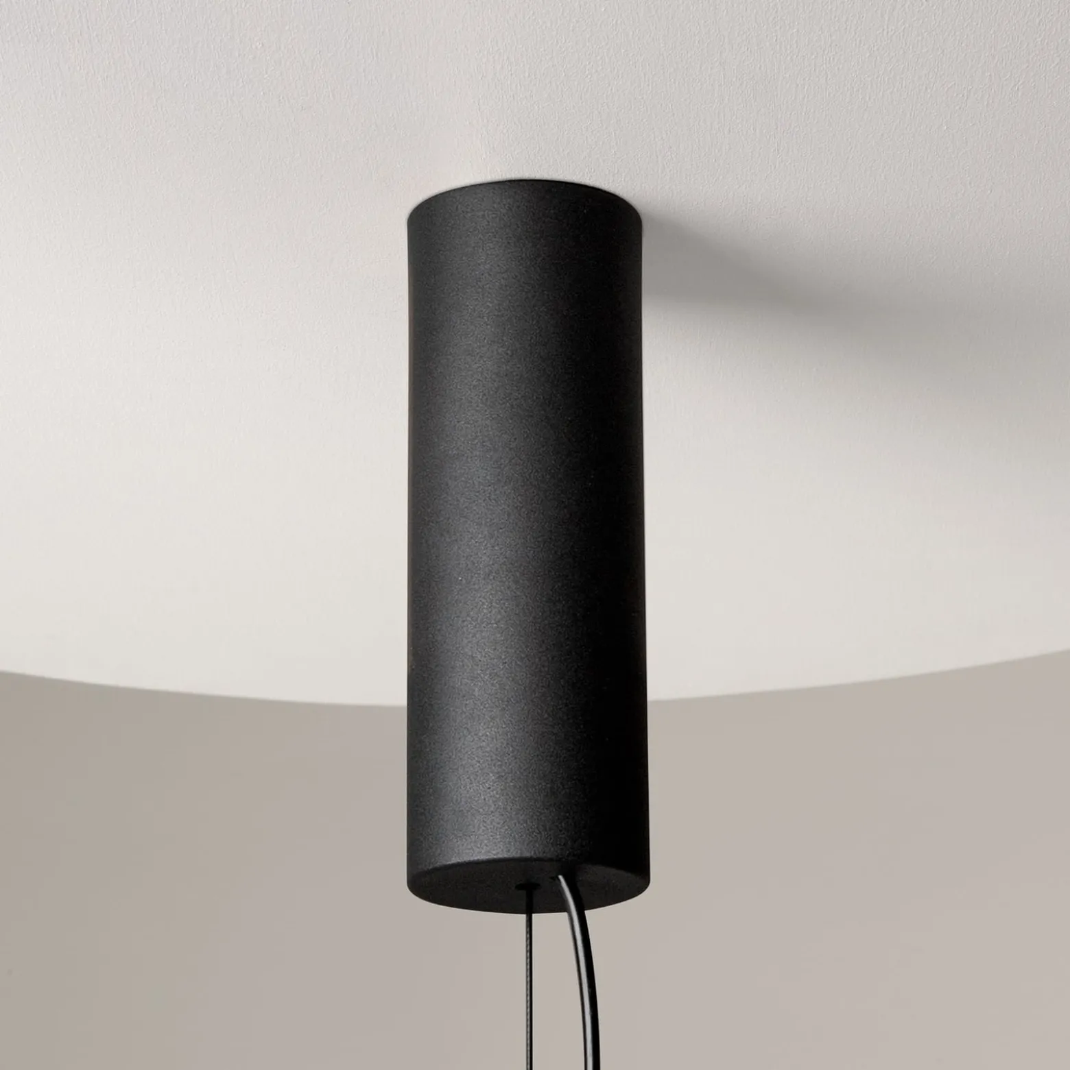 Maytoni LED-Hängeleuchte Cosmo, schwarz, Länge 98 cm, Glas