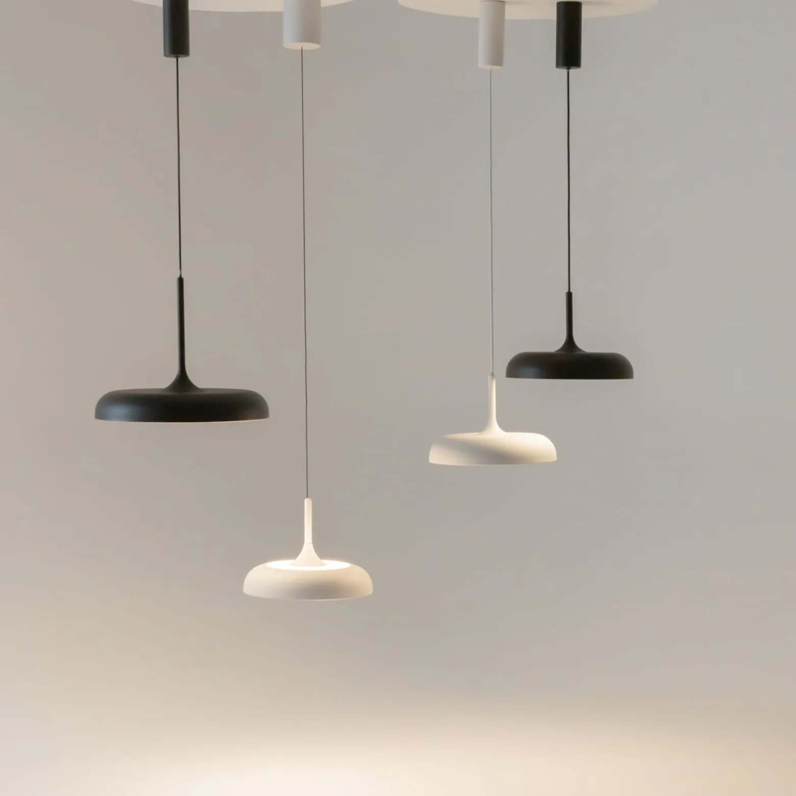 Maytoni LED-Hängeleuchte Gerhard, Ø 40 cm, weiß, Metall