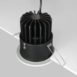 Maytoni Zoom LED-Einbauleuchte 930 IP65 rund Triac, weiß