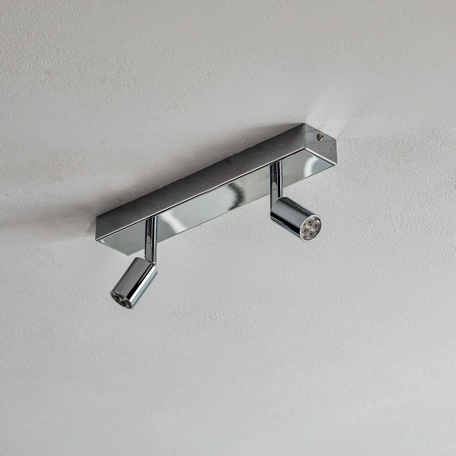 Modern gestaltete LED-Deckenleuchte 2-flg