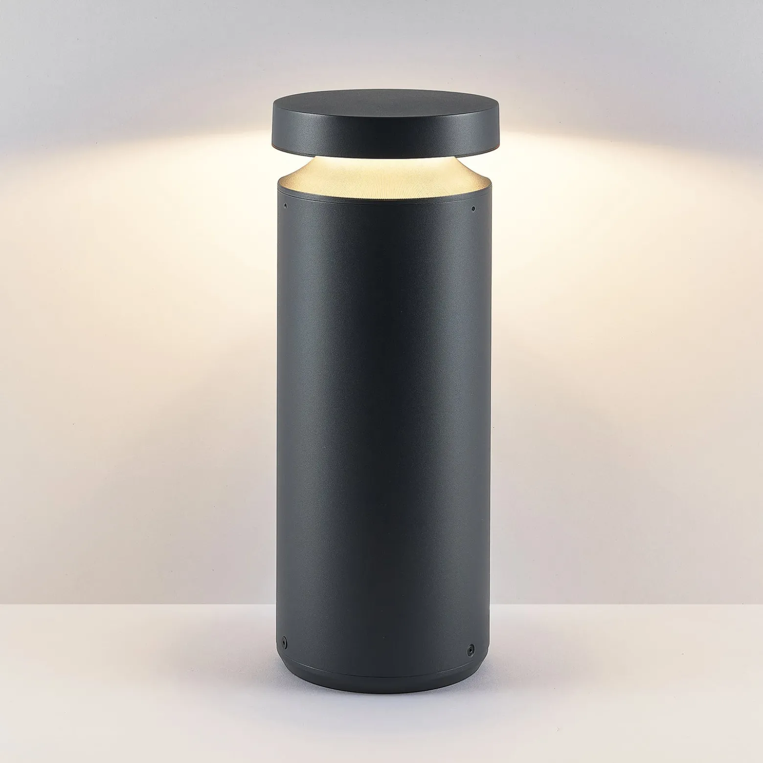 Molto Luce LED-Sockellampe Mona, Ø 18 cm, Alu, Höhe 45 cm