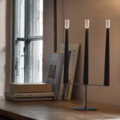 Nemo LED-Akku-Tischleuchte Sorrento, schwarz, 3-flammig, USB