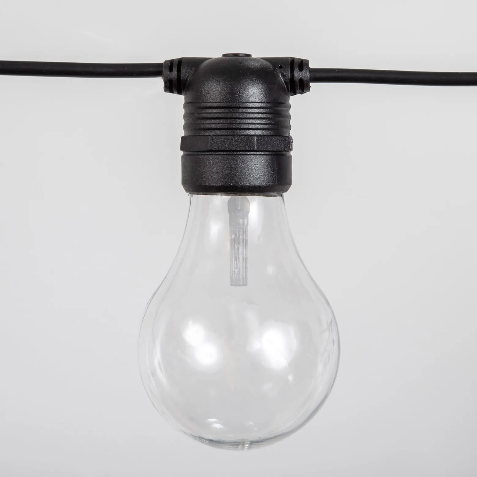 Newgarden Allegra LED-Lichterkette RGBW schwarz