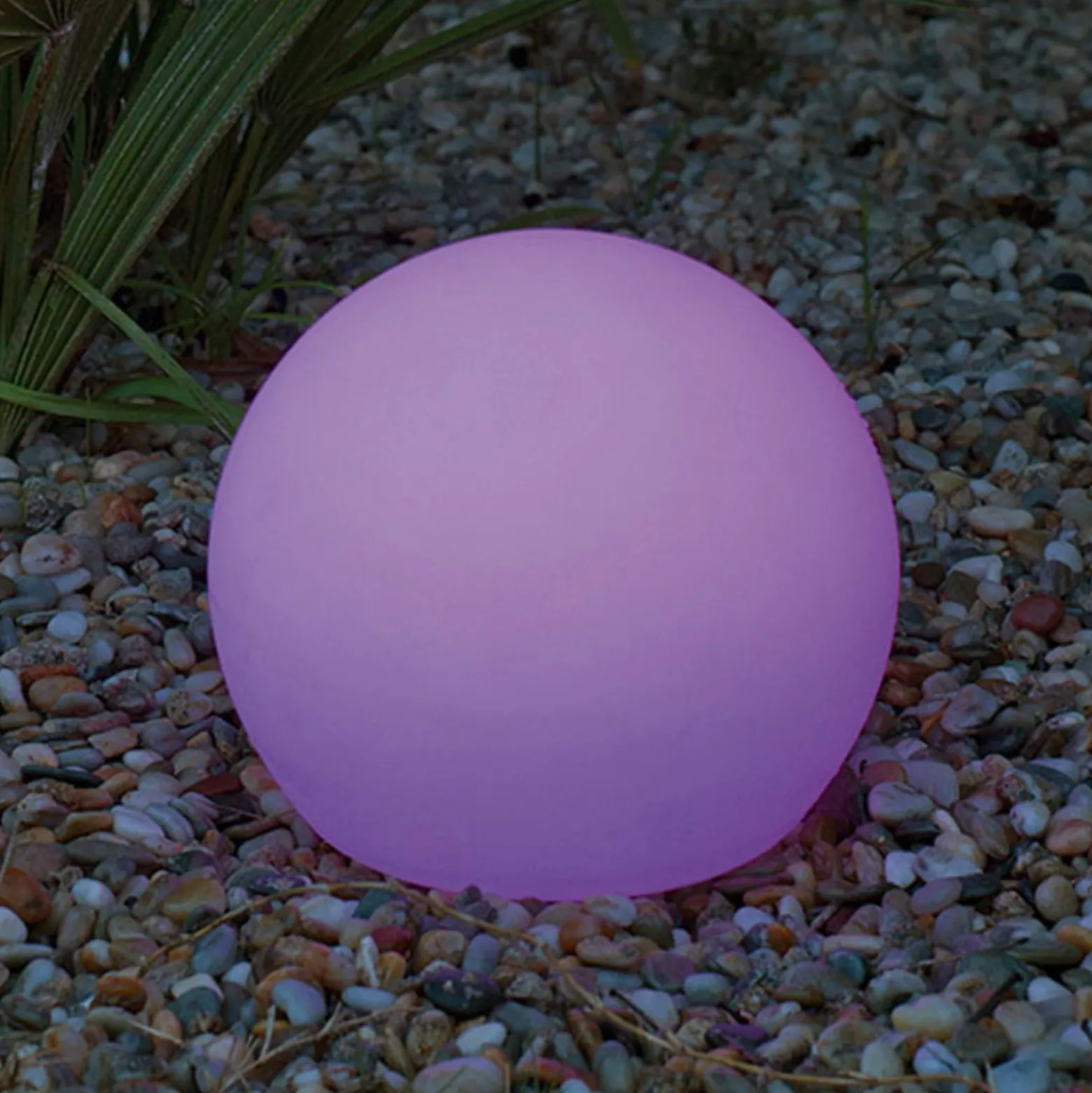 Newgarden Buly LED-Solarleuchte Kugel IP65, Ø 60cm