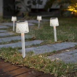 Newgarden LED-Solarleuchte Gretita, weiß, Erdspieß, 4er-Set