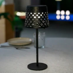 Newgarden LED-Solar-Tischleuchte Gretita, schwarz, Metall