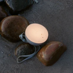 New Works Sphere LED-Akkuleuchte IP67 warm grey