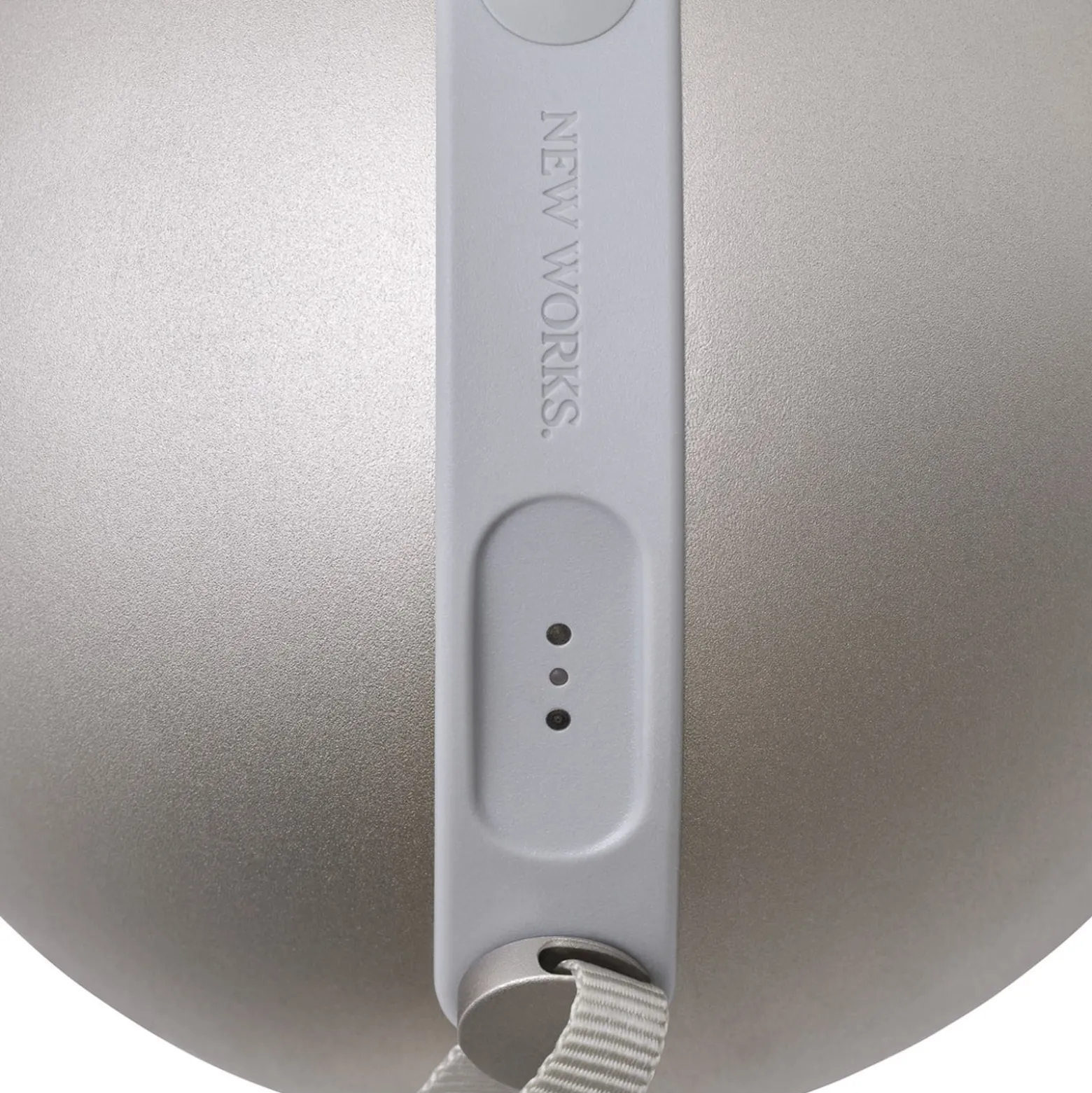 New Works Sphere LED-Akkuleuchte IP67 warm grey