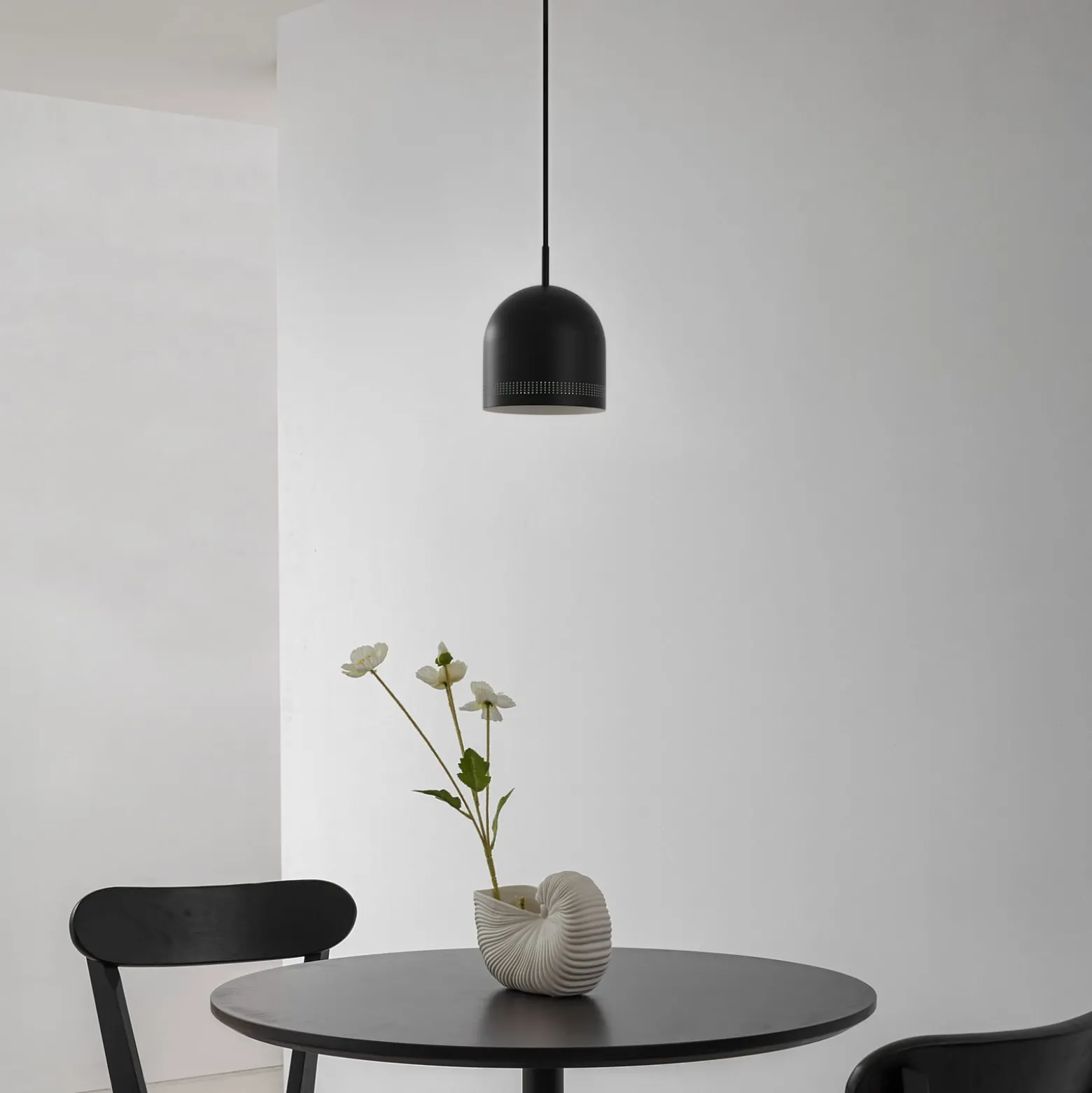NOLA Hängeleuchte Oura, Ø 15 cm, schwarz, Eisen, E27