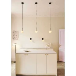Nuura Pendelleuchte Apiales 1, Ø 12 cm, schwarz/opal