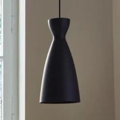 Nyta Pretty long Hängelampe 3m, schwarz matt