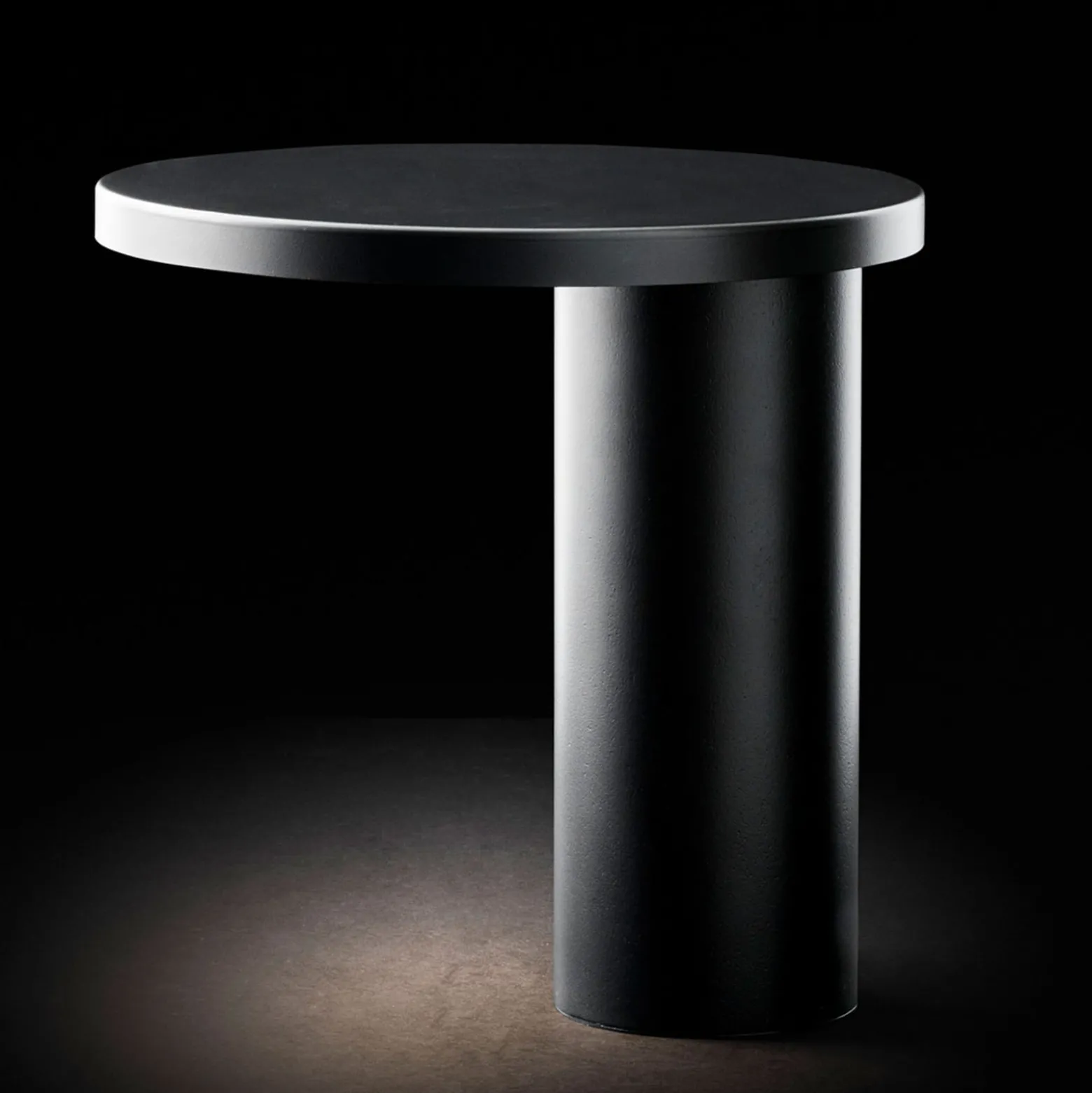 Oluce Cylinda LED-Tischleuchte schwarz