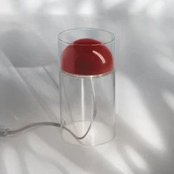 Oluce LED-Tischleuchte Medusa, rot, Glas, Höhe 30 cm
