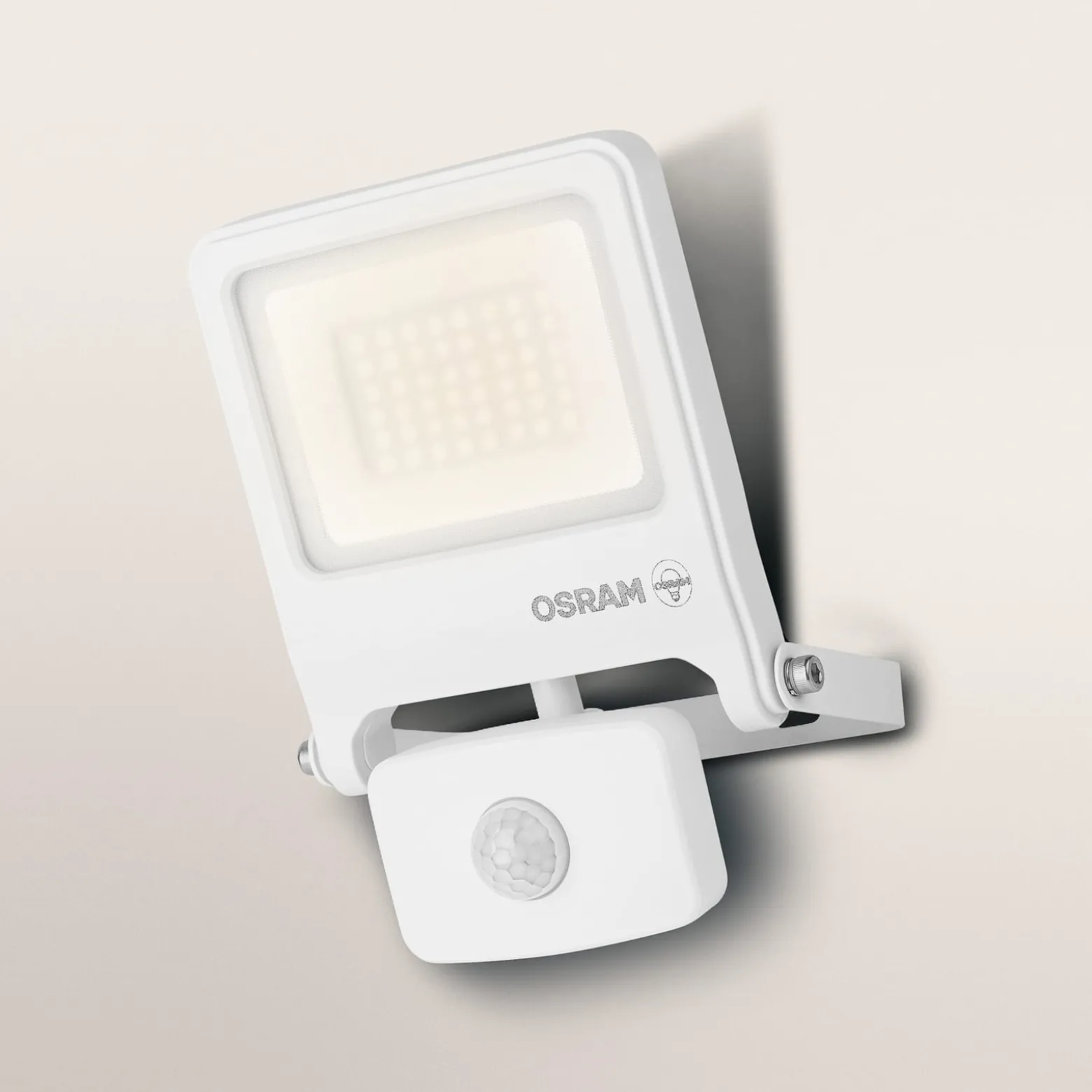 OSRAM Außenstrahler ENDURA FLOOD, weiß, Sensor 30 W 830 IP44