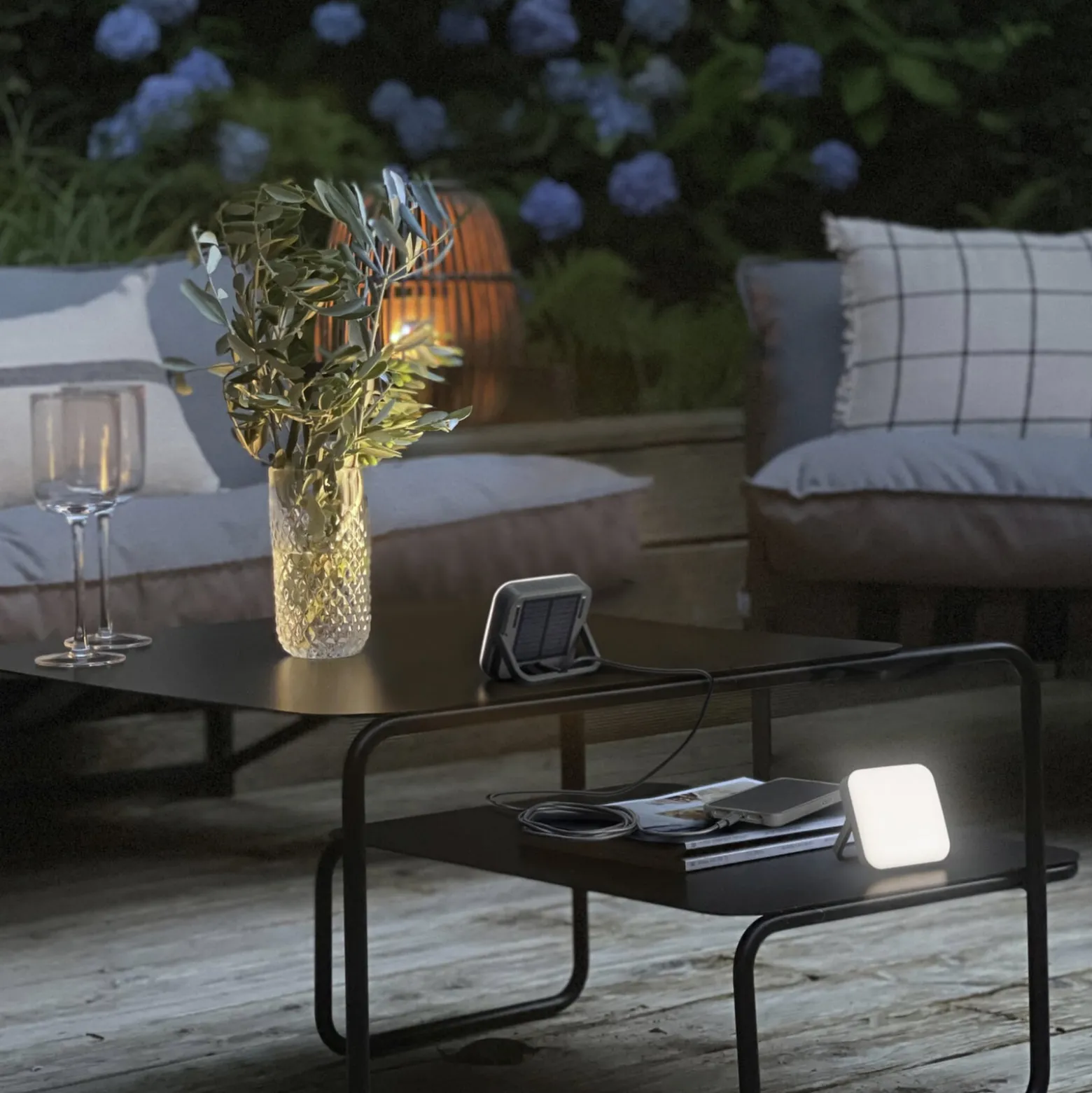 OSRAM LED-Akku-Außenleuchte NIGHTLUX SOLAR grau dim USB-Port