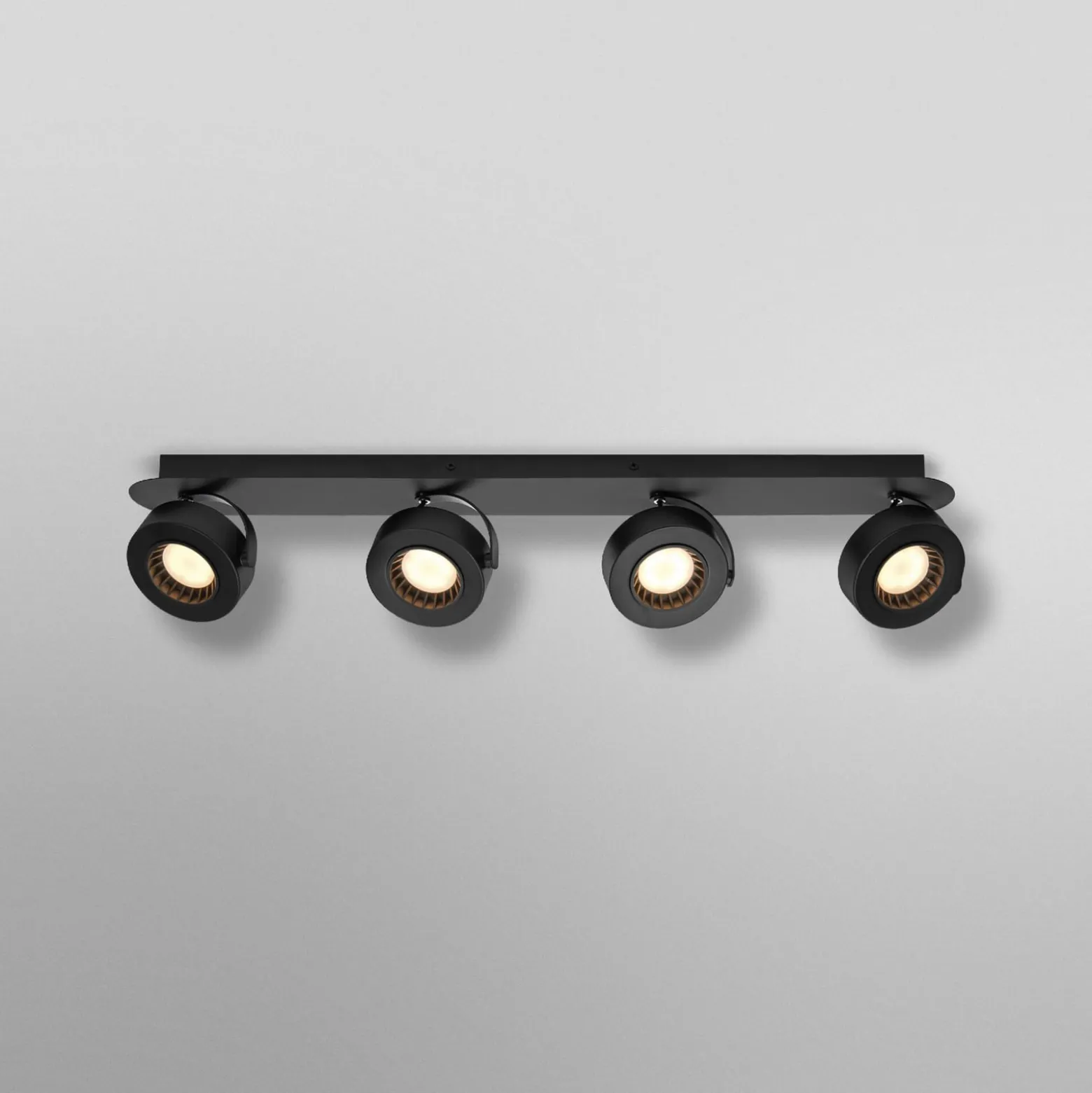 OSRAM LED-Deckenstrahler VENUS schwarz 4-flg. Metall 3.000 K