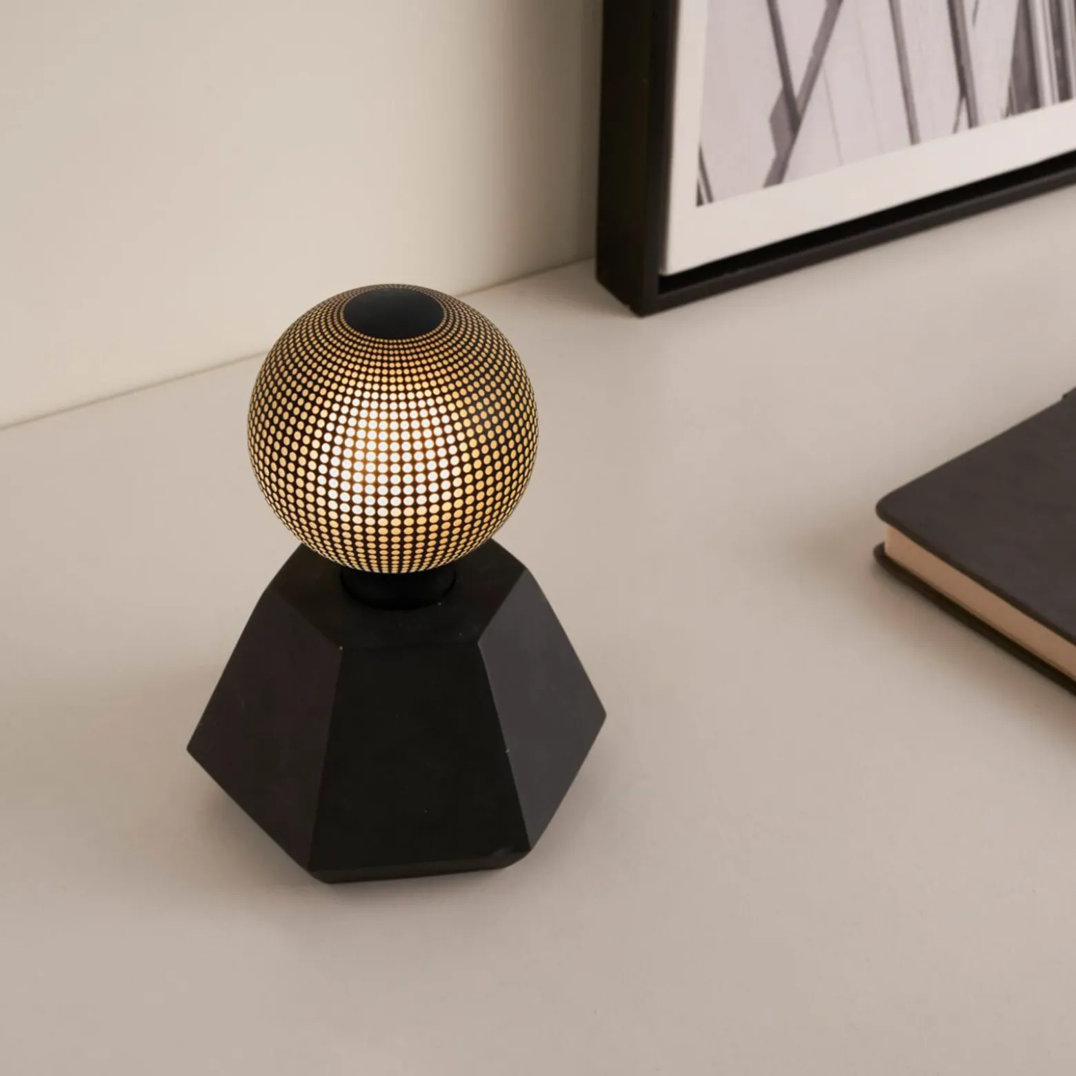 Pauleen Black Flare Dekoleuchte Beton schwarz