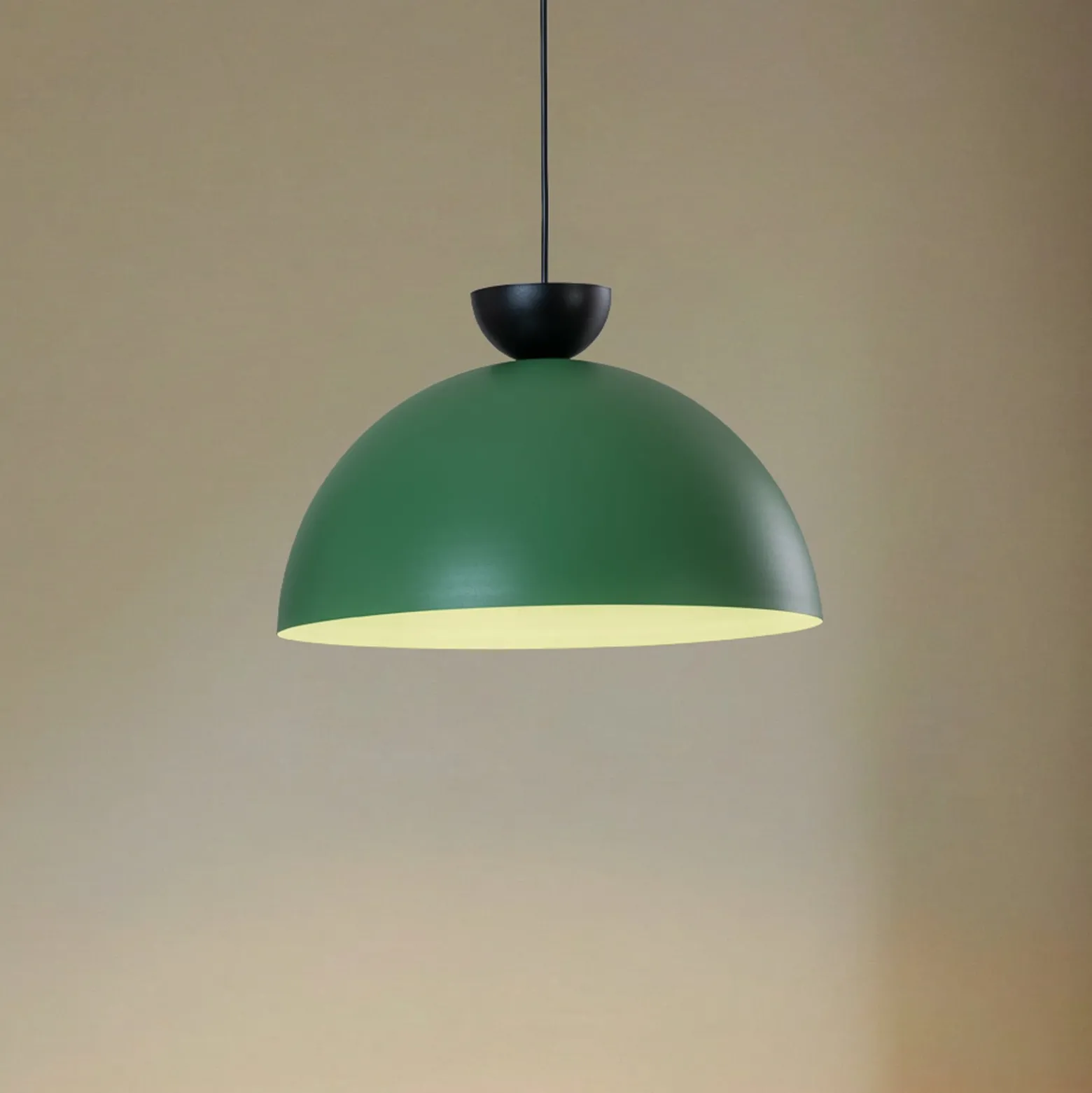 Pendellampe Lunaro, grün, Ø 40 cm, Metall