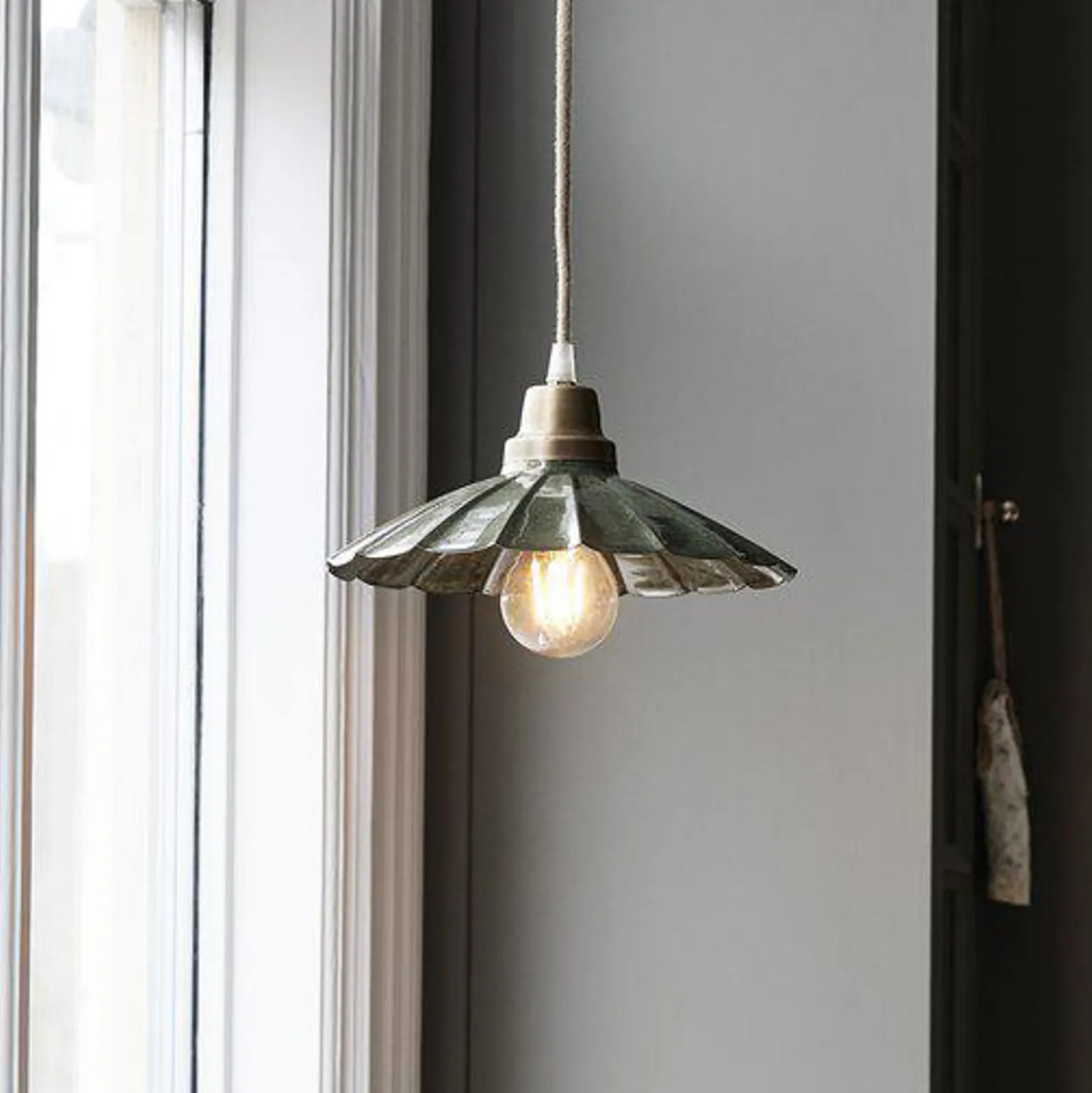 PR Home Hängeleuchte Ester, grün, Ø 24 cm, Eisen, Stecker