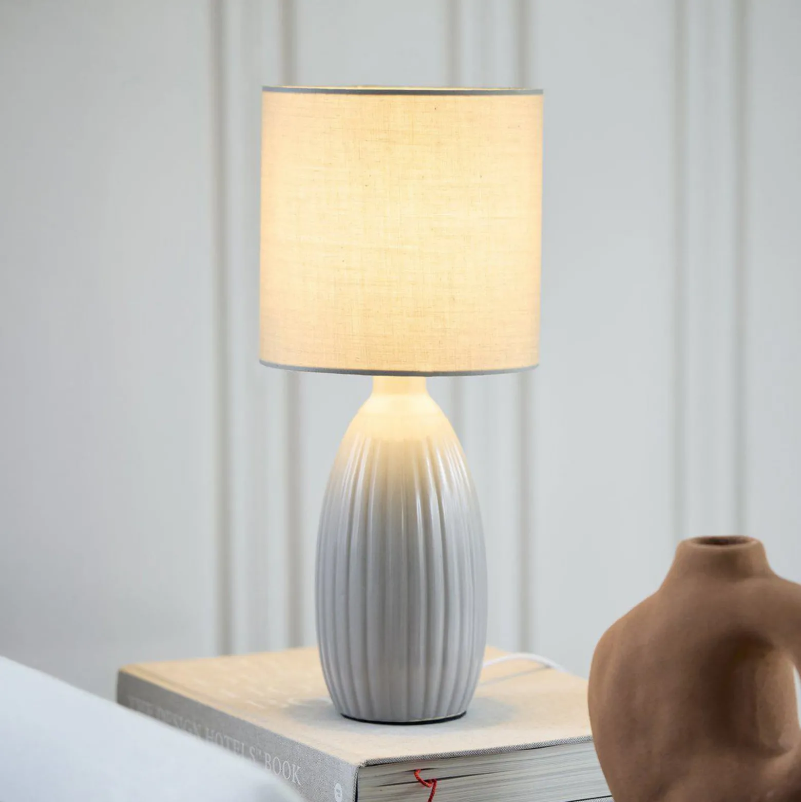 PR Home Tischlampe Uno, hellgrau, Höhe 47 cm, Textil/Keramik