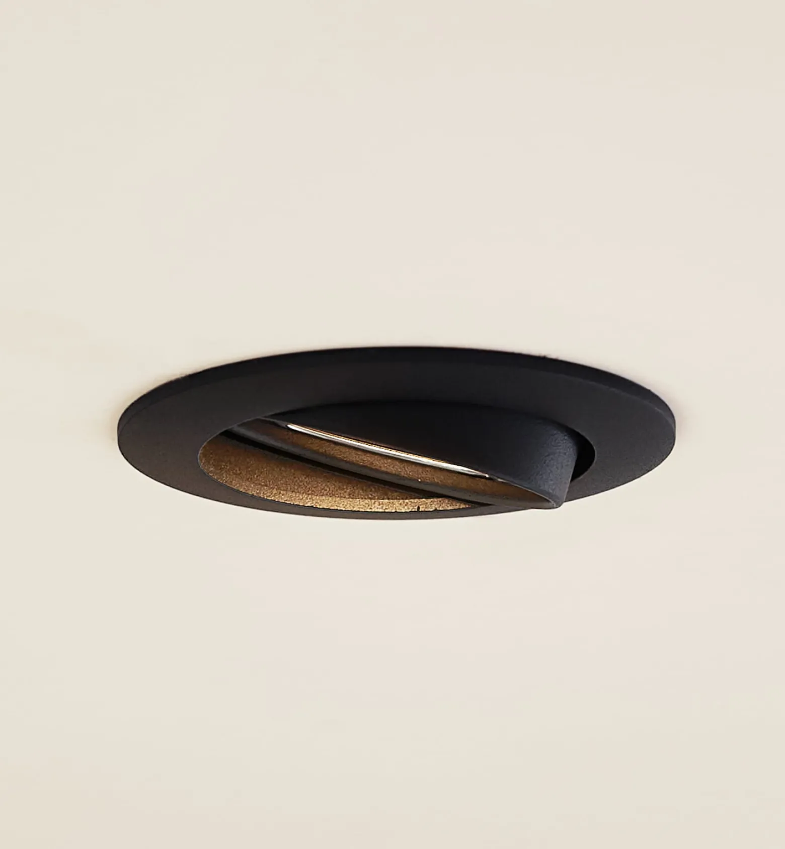Prios Deckeneinbauleuchte Fibur, schwarz, Zink, Ø 8,2 cm