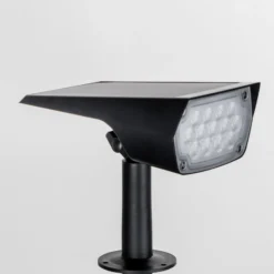 Prios LED-Solarstrahler Helier, 49 cm, schwarz, Erdspieß