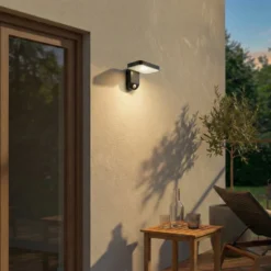 Prios LED-Solar-Wandlampe Tarlson, eckig, anthrazit, Sensor