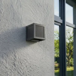 Prios LED-Solarwandleuchte Avvin, schwarz, Würfel, Sensor