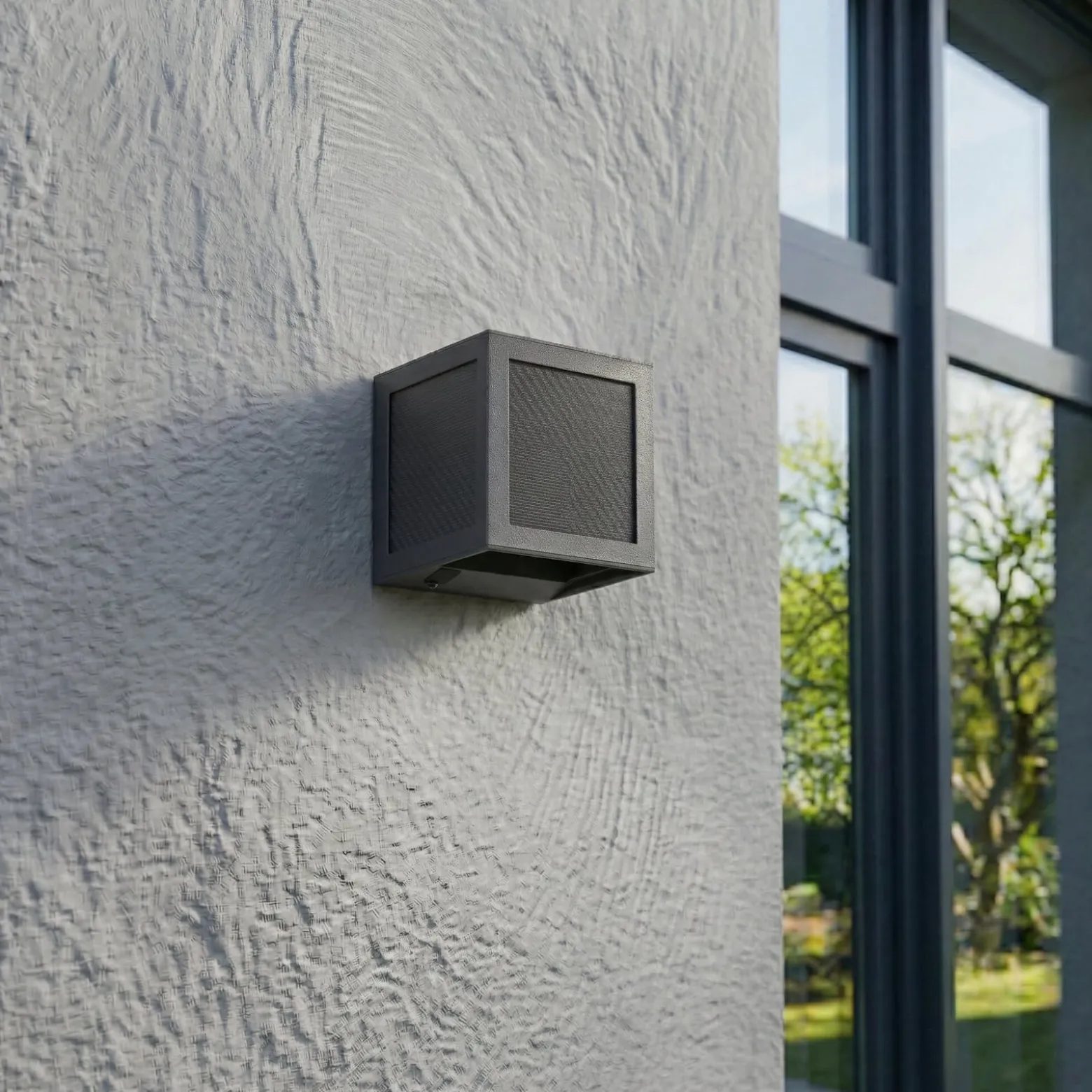 Prios LED-Solarwandleuchte Avvin, schwarz, Würfel, Sensor