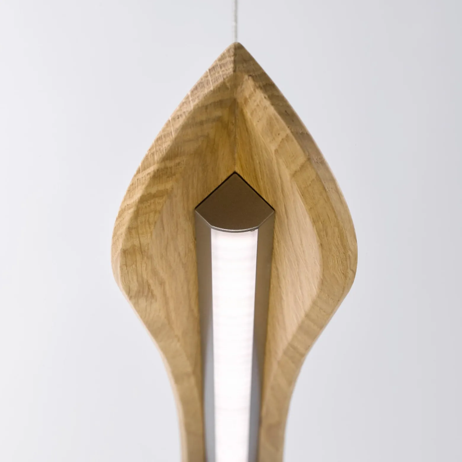 Quitani LED-Pendellampe Hiba, eiche natur, Länge 148 cm