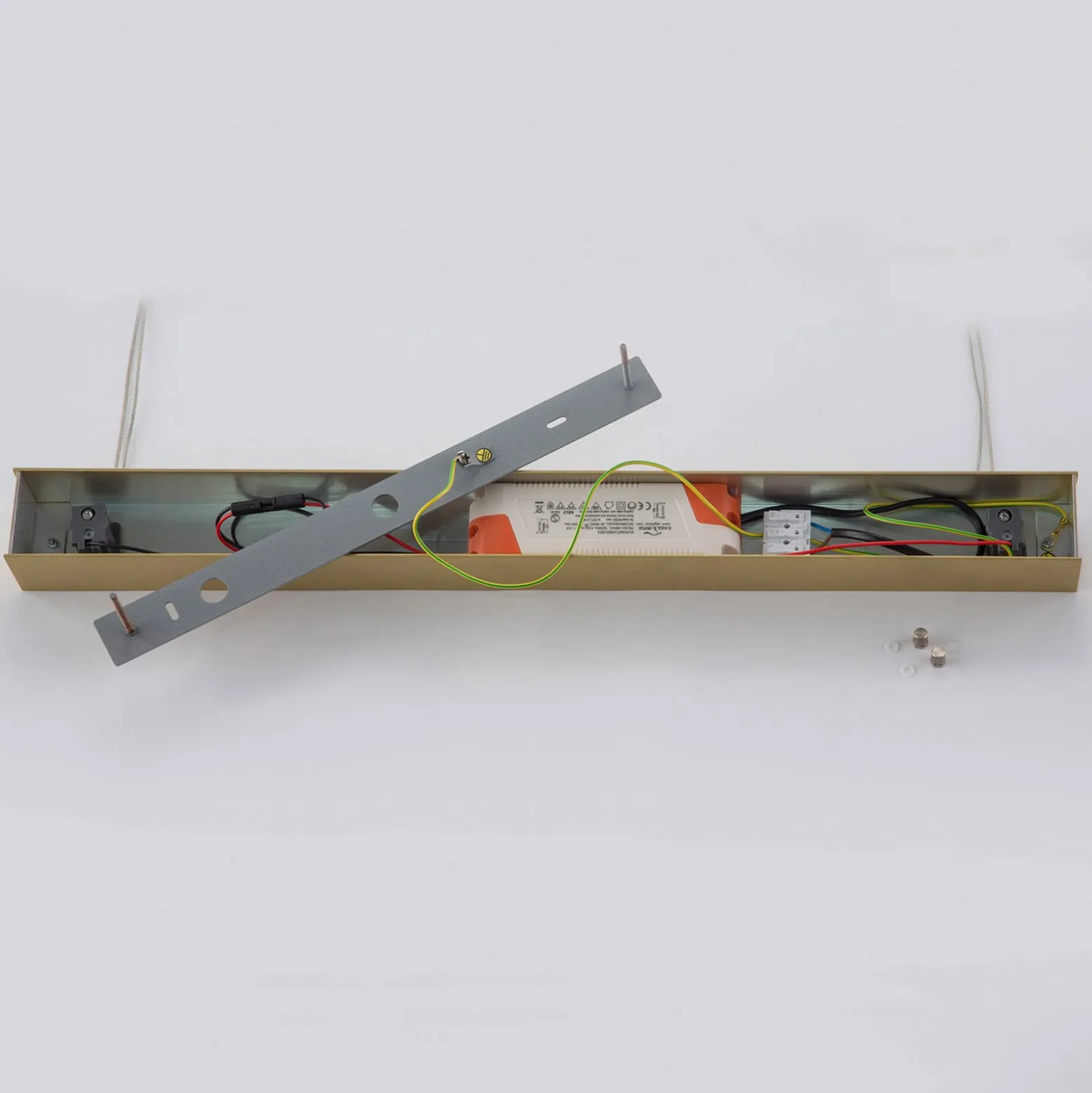 Quitani LED-Pendellampe Tolu, Länge 119 cm, messing