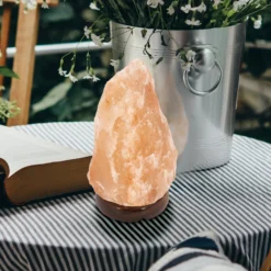 Salzkristall-Tischlampe Stone, naturfarben