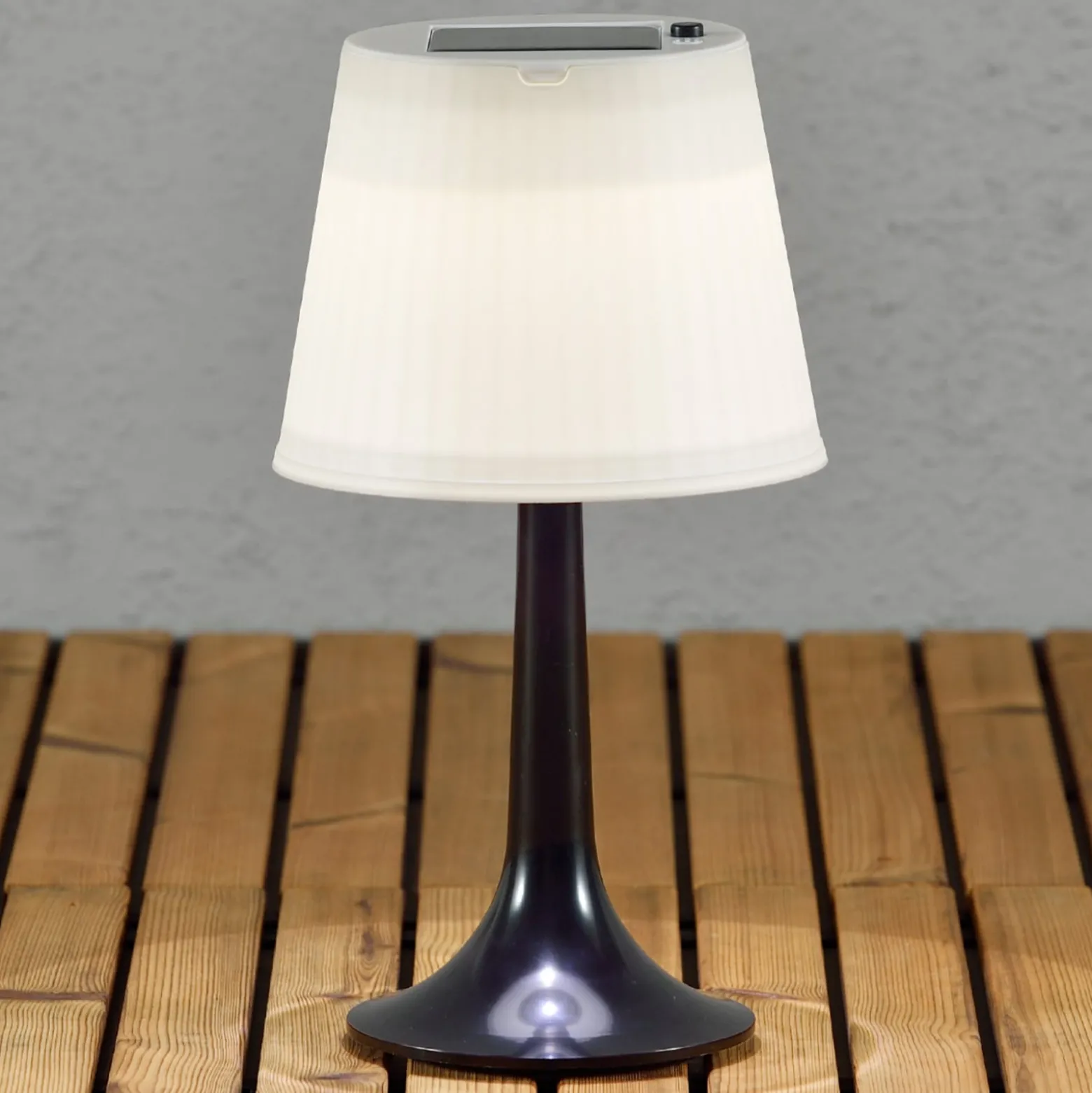 Schwarze LED-Solartischleuchte Assisi Sitra
