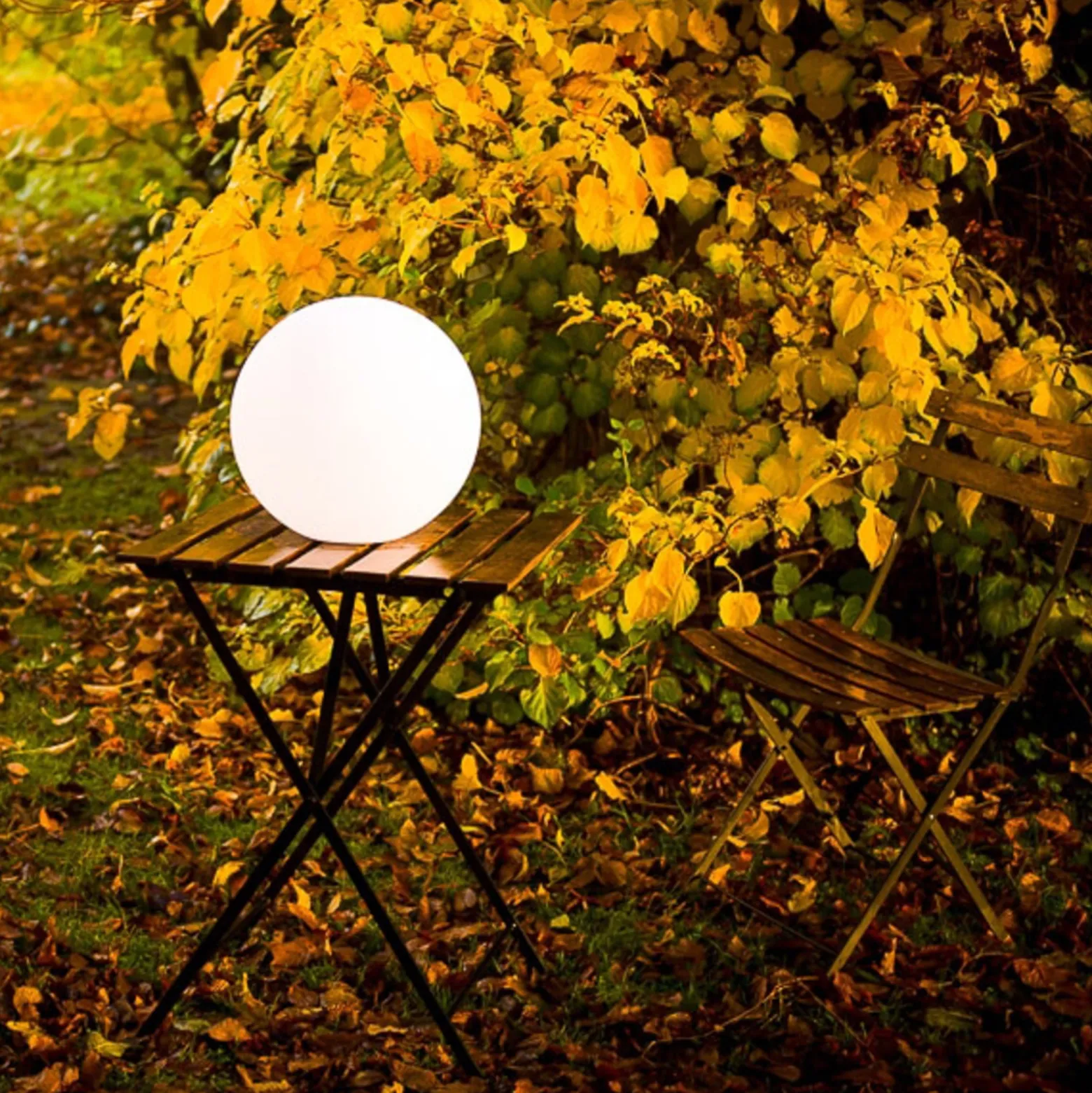 Schwimmfähige LED-Dekorationsleuchte Ball