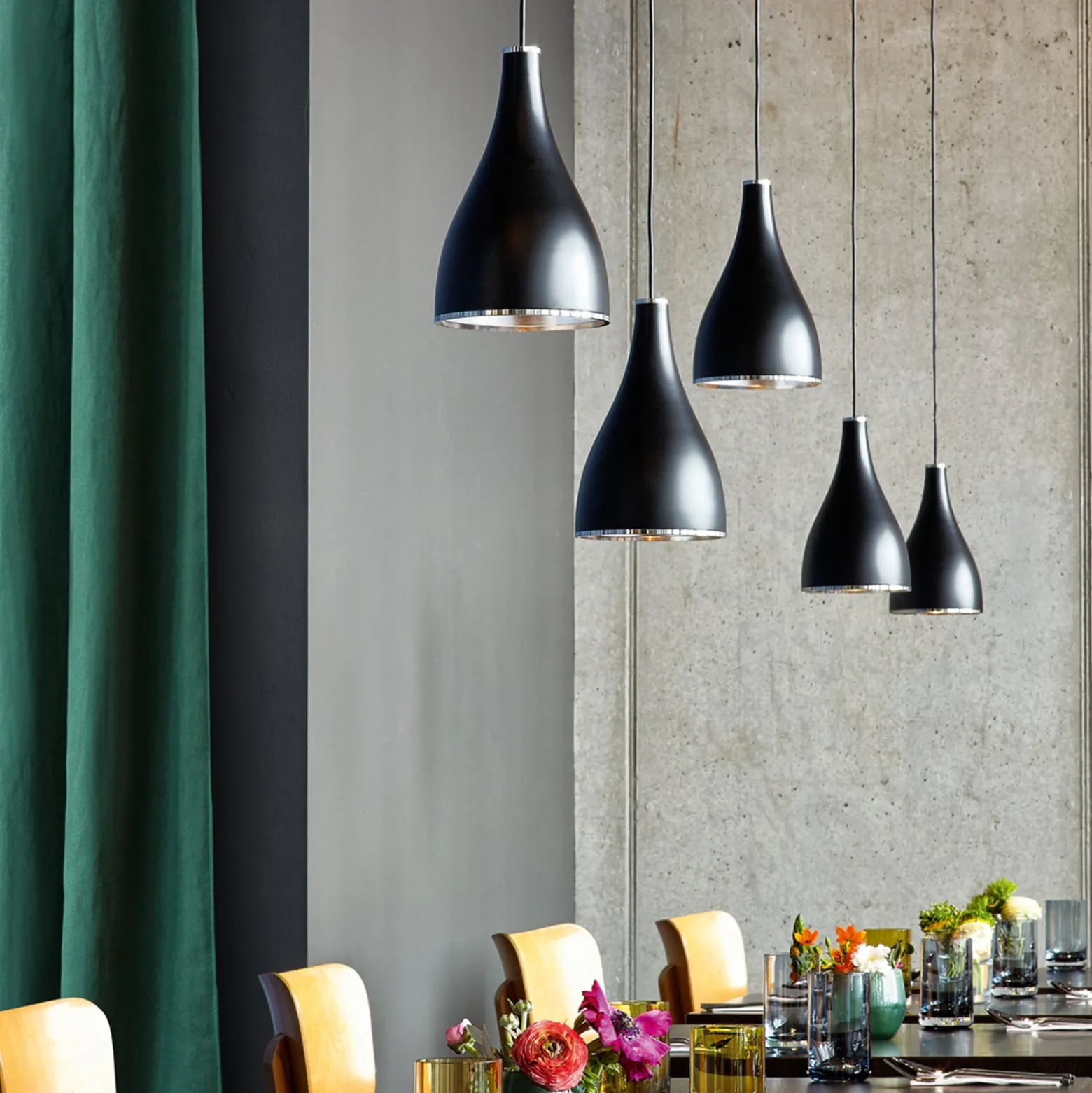 serien.lighting Hängeleuchte One Eighty L, Ø 16 cm, schwarz
